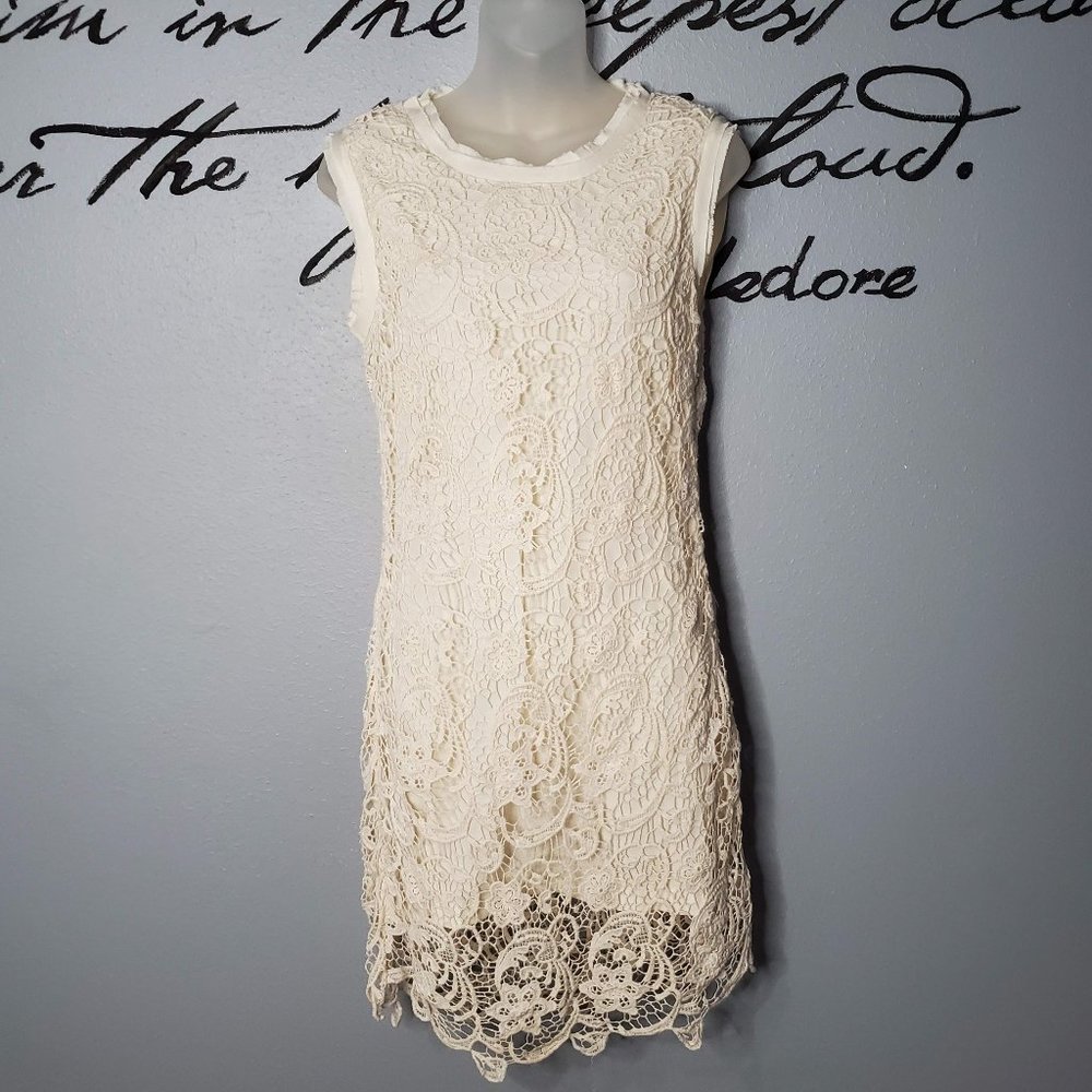 BLVD Cream Colored Lace Sleeveless Sheath Dress, M